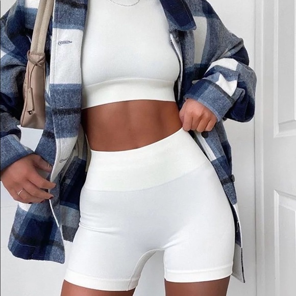 2Pc White Cream Seamless Set (Top + Shorts) - Picture 4 of 8